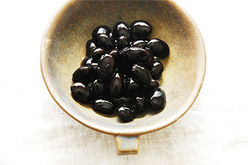 “Kuromame（黑豆）”，代表人们对长寿和健康的祈愿